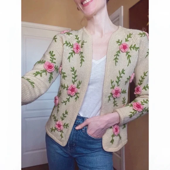 VINTAGE 1960s 3D Rose Floral Appliqué Embroidered Cream Pink Open Wool Cardigan - Picture 9 of 15